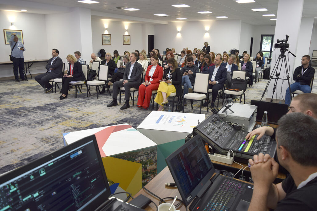 Galleria Conclusioni della sessione Pilastro IV Turismo Sostenibile all'8° Forum EUSAIR a Sarajevo - Diapositiva 1 di 5