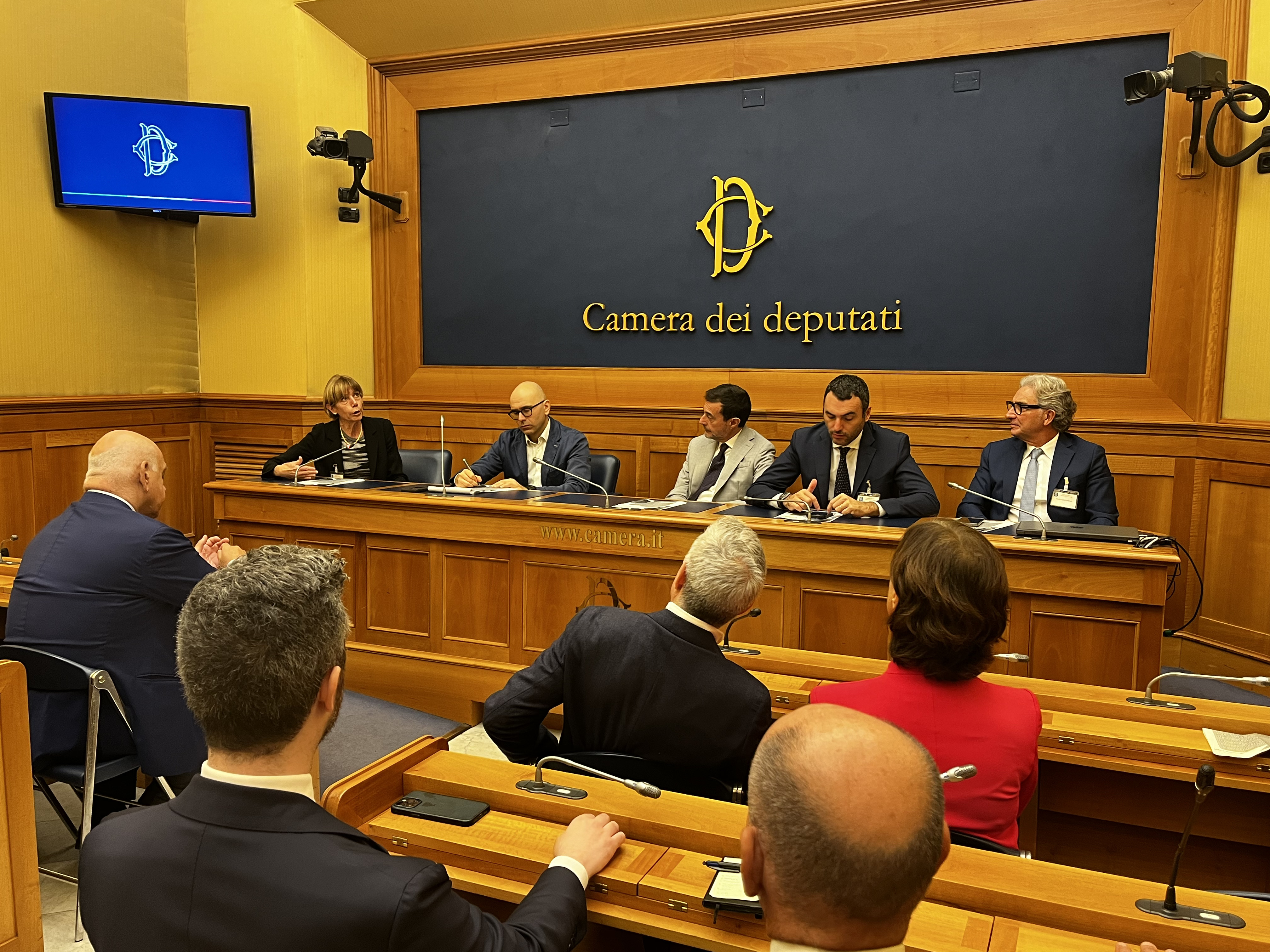 Galleria Equity Puglia. Presentate a Montecitorio le ultime novità sullo strumento finanziario.  “Grande interesse delle imprese. Verso una seconda edizione” - Diapositiva 8 di 8