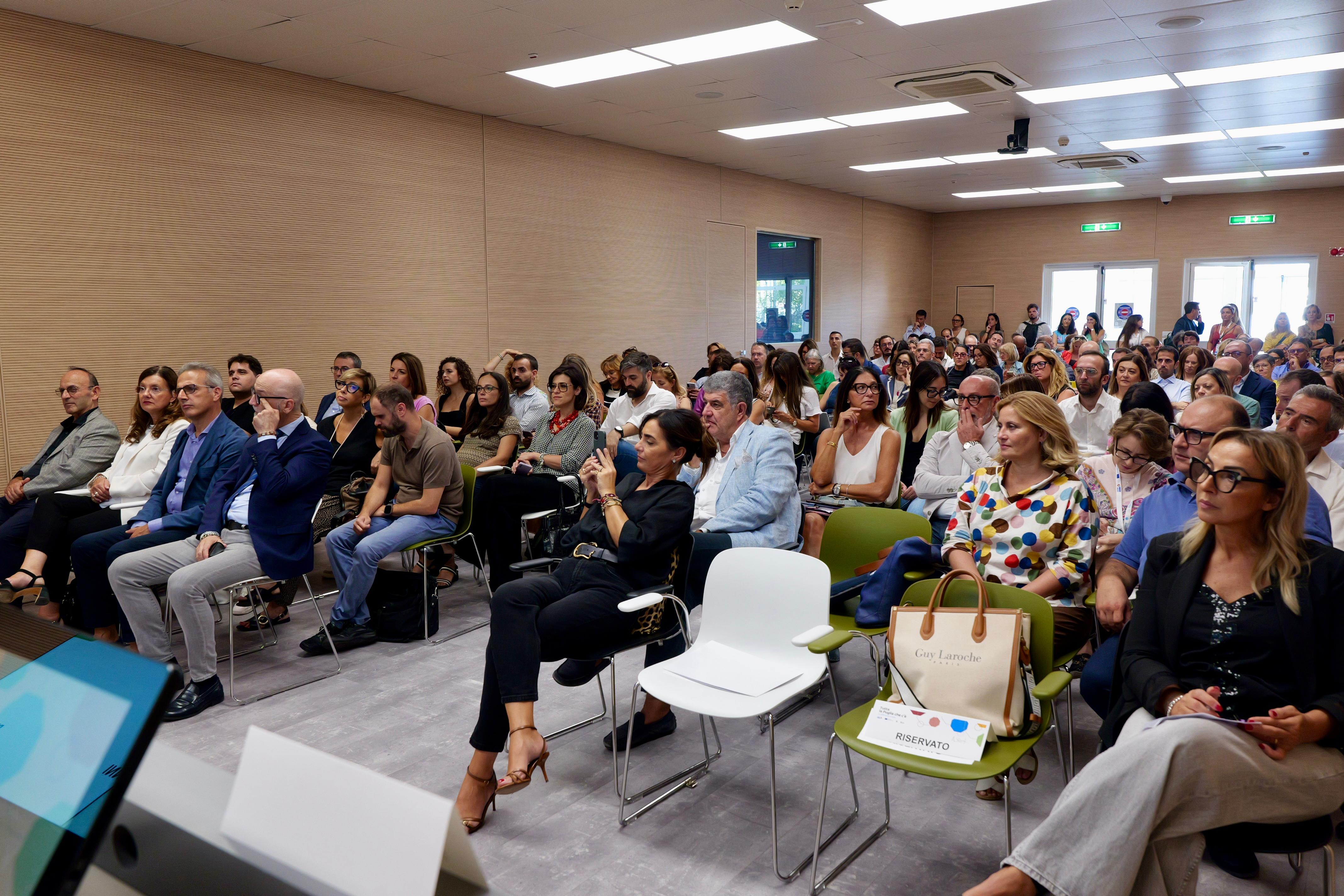 Galleria Fiera del Levante 2025. Formazione e benessere organizzativo, le strategie della Regione Puglia per la valorizzazione delle competenze del personale - Diapositiva 3 di 5