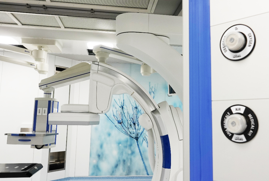 Galleria POLICLINICO DI FOGGIA, EMILIANO E PIEMONTESE INAUGURANO IL NUOVO BLOCCO OPERATORIO: 6 NUOVE SALE DI ULTIMA GENERAZIONE PER CARDIOCHIRURGIA, NEUROCHIRURGIA E RADIOLOGIA INTERVENTISTICA. - Diapositiva 16 di 22